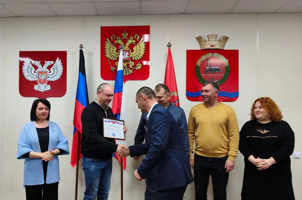 Признание заслуг: вручение благодарностей Главы муниципального образования Признание заслуг: вручение благодарностей Главы муниципального образования