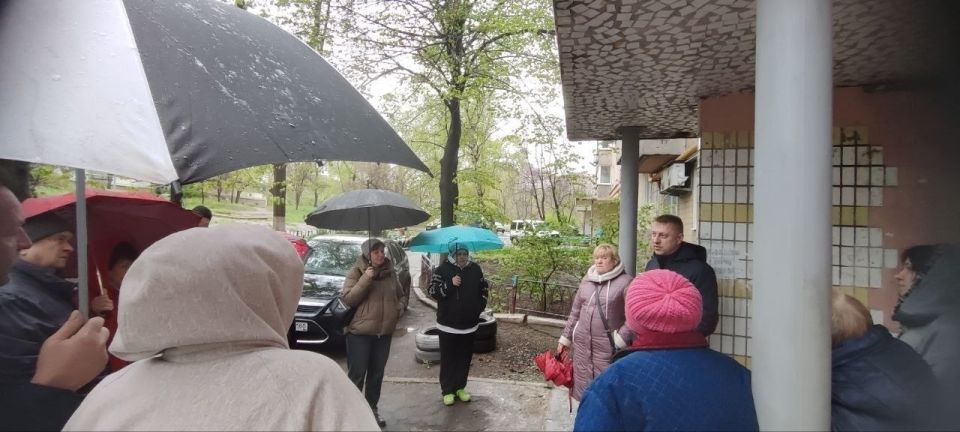 Михаил Меренков: Заместитель руководителя Управы Буденновского внутригородского района Администрации городского округа Донецк Геннадий Хоменок, совместно с депутатом Донецкого городского совета Владимиром Кириченко в рамках... Михаил Меренков: Заместитель руководителя Управы Буденновского внутригородского района Администрации городского округа Донецк Геннадий Хоменок, совместно с депутатом Донецкого городского совета Владимиром Кириченко в рамках...