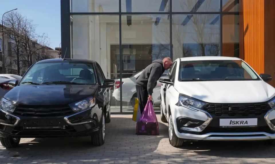 В Мариуполе открылся первый автосалон В Мариуполе открылся первый автосалон