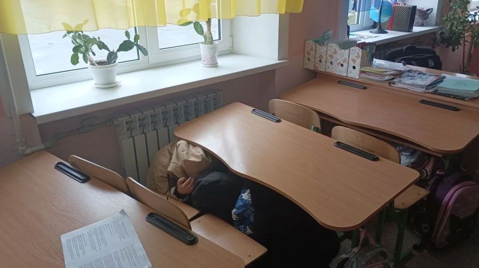 21 апреля 2026 года педагогический коллектив, технический персонал, работники охраны, учащиеся ГБОУ «Школа № 4 г.о. Дебальцево» приняли участие во Всероссийском учении по отработке комплексного сценария «Действия работников... 21 апреля 2026 года педагогический коллектив, технический персонал, работники охраны, учащиеся ГБОУ «Школа № 4 г.о. Дебальцево» приняли участие во Всероссийском учении по отработке комплексного сценария «Действия работников...