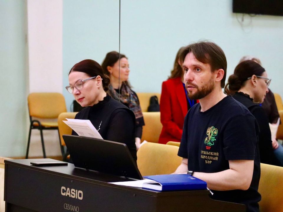 В Екатеринбурге состоялась Международная творческая акция «С Россией в сердце» В Екатеринбурге состоялась Международная творческая акция «С Россией в сердце»