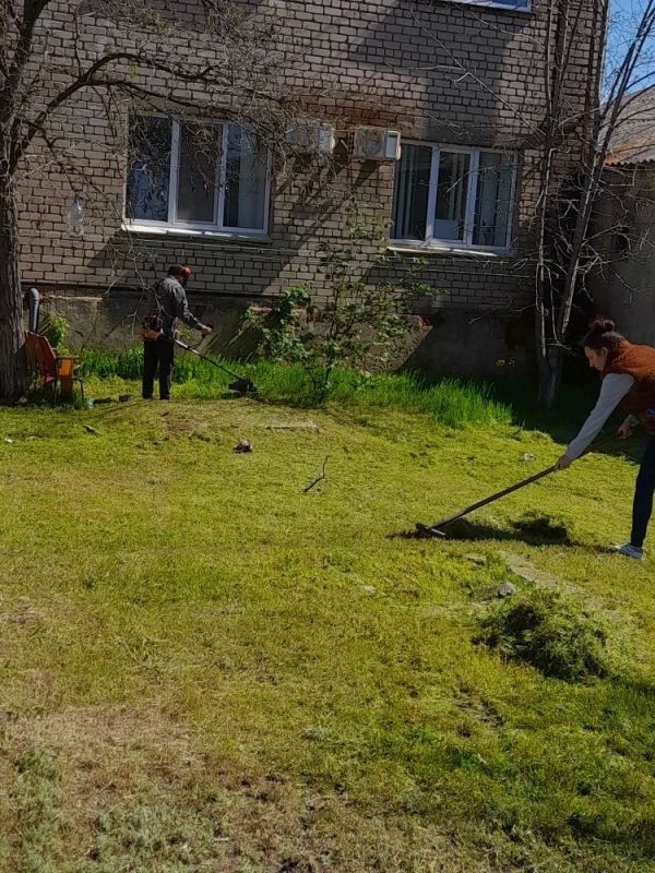 Сегодня, в преддверии праздников 9 и 11 мая, приняли участие в еженедельной экологической акции "Чистый четверг" в рамках партийного проекта Единой России "Городская среда" Сегодня, в преддверии праздников 9 и 11 мая, приняли участие в еженедельной экологической акции "Чистый четверг" в рамках партийного проекта Единой России "Городская среда"