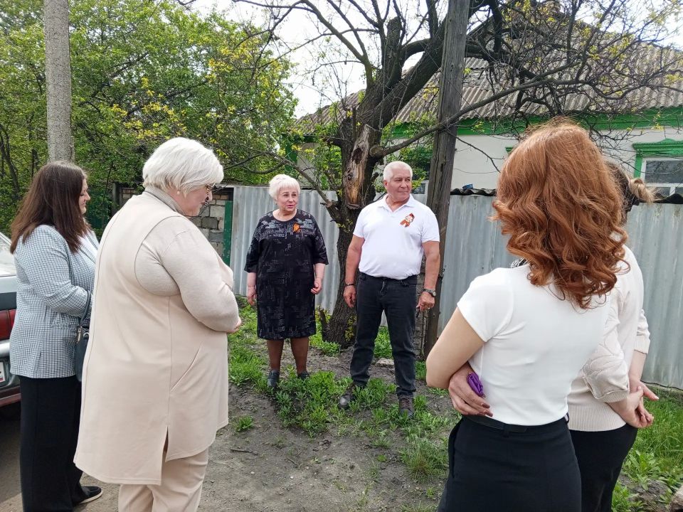 Председатель Общественного совета встретилась с жителями улицы Свердлова Председатель Общественного совета встретилась с жителями улицы Свердлова