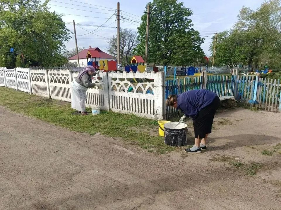 Сегодня, в преддверии праздников 9 и 11 мая, приняли участие в еженедельной экологической акции "Чистый четверг" в рамках партийного проекта Единой России "Городская среда" Сегодня, в преддверии праздников 9 и 11 мая, приняли участие в еженедельной экологической акции "Чистый четверг" в рамках партийного проекта Единой России "Городская среда"