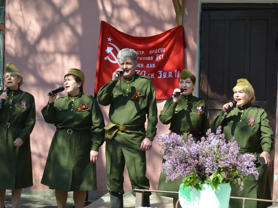 В Шахтерске для подопечных центра социального обслуживания провели праздничный концерт В Шахтерске для подопечных центра социального обслуживания провели праздничный концерт