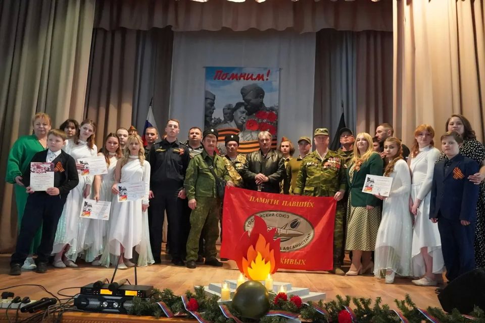 Дмитрий Огилец: 6 мая студенты и преподаватели Енакиевского металлургического техникума совместного с Енакиевской городской организацией "Российский союз ветеранов Афганистана и специальных военных операций" провели... Дмитрий Огилец: 6 мая студенты и преподаватели Енакиевского металлургического техникума совместного с Енакиевской городской организацией "Российский союз ветеранов Афганистана и специальных военных операций" провели...