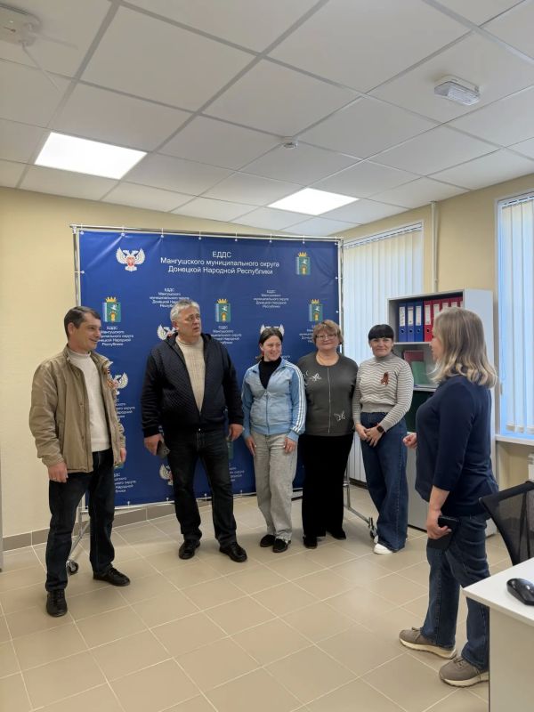 Депутат Светлана Долинская провела встречу с коллективом ЕДДС Мангушского округа