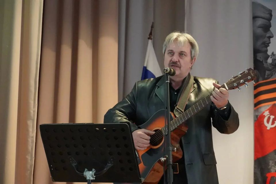 Дмитрий Огилец: 6 мая студенты и преподаватели Енакиевского металлургического техникума совместного с Енакиевской городской организацией "Российский союз ветеранов Афганистана и специальных военных операций" провели... Дмитрий Огилец: 6 мая студенты и преподаватели Енакиевского металлургического техникума совместного с Енакиевской городской организацией "Российский союз ветеранов Афганистана и специальных военных операций" провели...