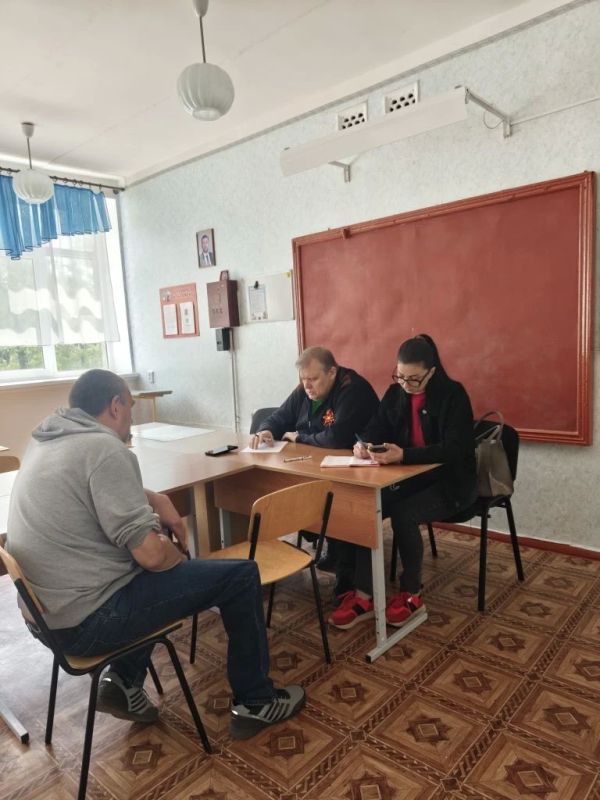 Заместитель главы администрации городского округа Горловка Алексей Ивахненко провел прием граждан Заместитель главы администрации городского округа Горловка Алексей Ивахненко провел прием граждан