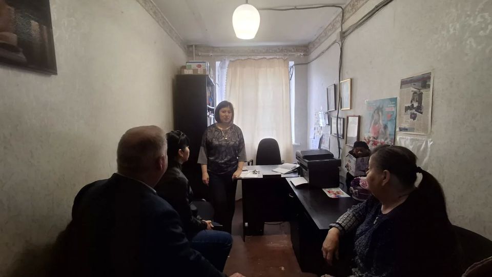 Сегодня состоялась встреча депутата Тельмановского муниципального совета Натальи Зубач с трудовым коллективом редакции газеты «Новая Нива (ДНР)» ГУП ДНР «РМХ»