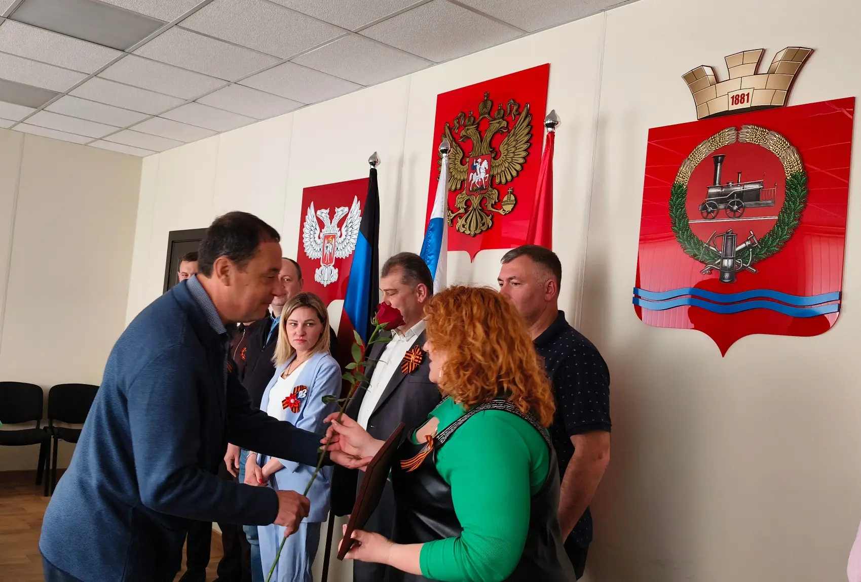 Константин Зинченко: Время благодарить: вручение ко Дню Донецкой Народной Республики Константин Зинченко: Время благодарить: вручение ко Дню Донецкой Народной Республики