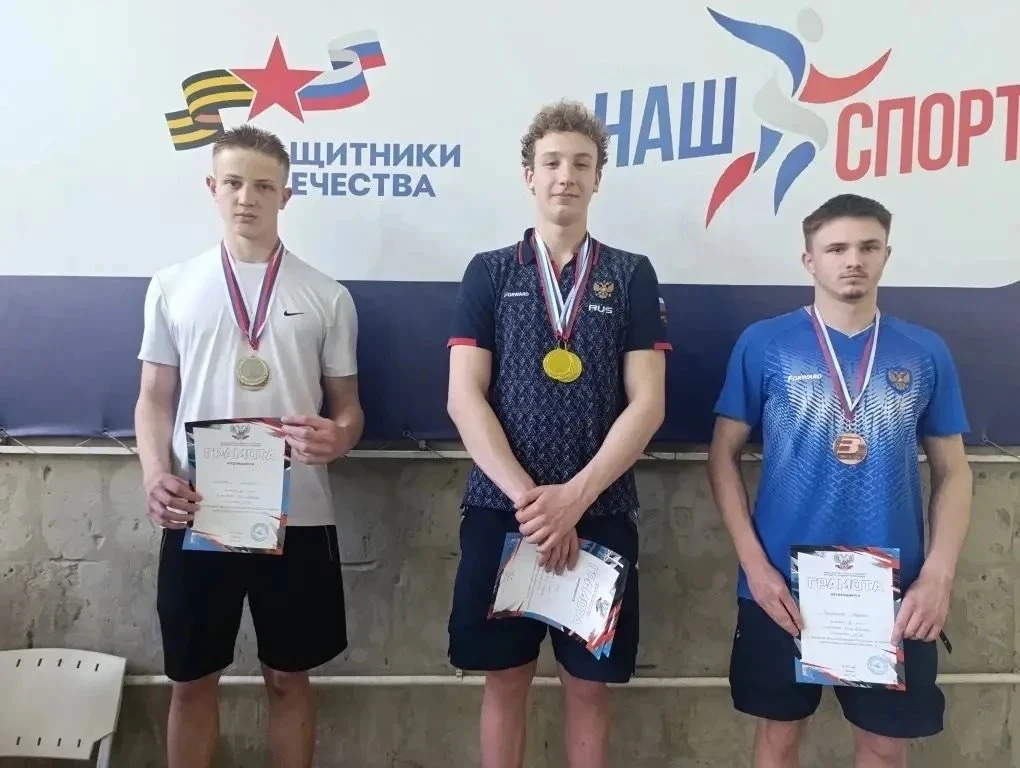 Юные спортсмены Мариуполя завоевали призовые места в Первенстве ДНР по плаванию