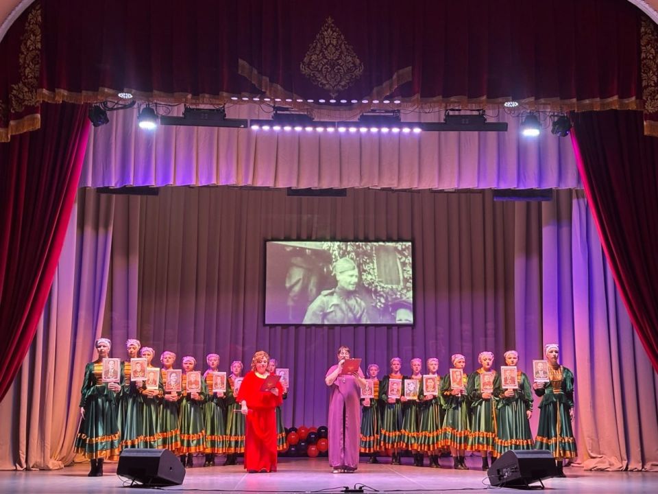 Во дворцах культуры Амвросиевки прошли детские концертные программы, посвященные Дню Победы Во дворцах культуры Амвросиевки прошли детские концертные программы, посвященные Дню Победы