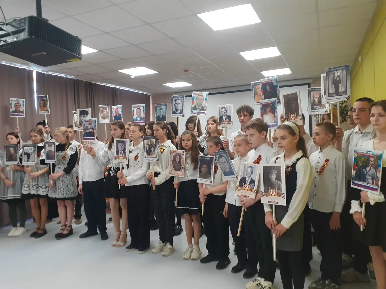 «Бессмертный полк» в Новоазовском муниципальном округе: живая память в каждом сердце «Бессмертный полк» в Новоазовском муниципальном округе: живая память в каждом сердце