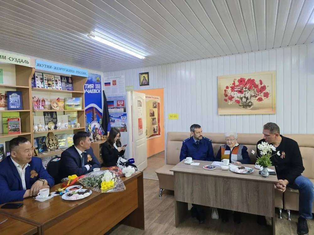 В преддверии великого праздника, Дня Победы, в библиотеке Докучаевска состоялась теплая и трогательная встреча В преддверии великого праздника, Дня Победы, в библиотеке Докучаевска состоялась теплая и трогательная встреча