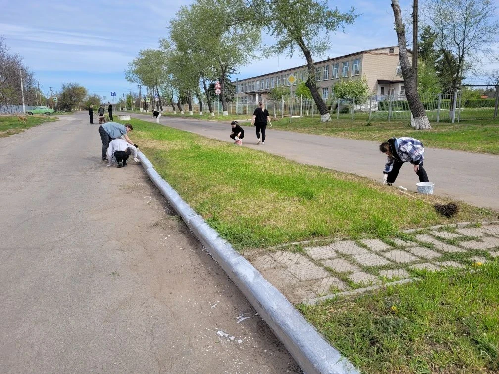 В рамках двухмесячника по благоустройству и в преддверии Дня Великой Победы в Володарском муниципальном округе состоялся масштабный субботник В рамках двухмесячника по благоустройству и в преддверии Дня Великой Победы в Володарском муниципальном округе состоялся масштабный субботник