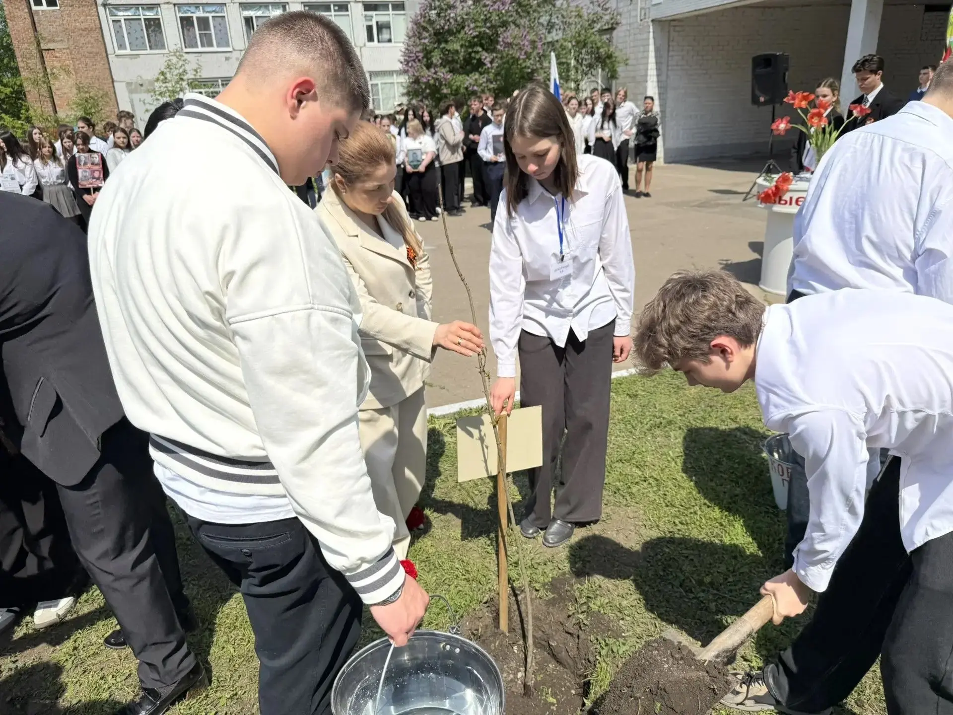 Елена Рязанцева: «Аллея памяти»: в Пролетарском районе высадили деревья в преддверии 81-й годовщины Великой Победы Елена Рязанцева: «Аллея памяти»: в Пролетарском районе высадили деревья в преддверии 81-й годовщины Великой Победы