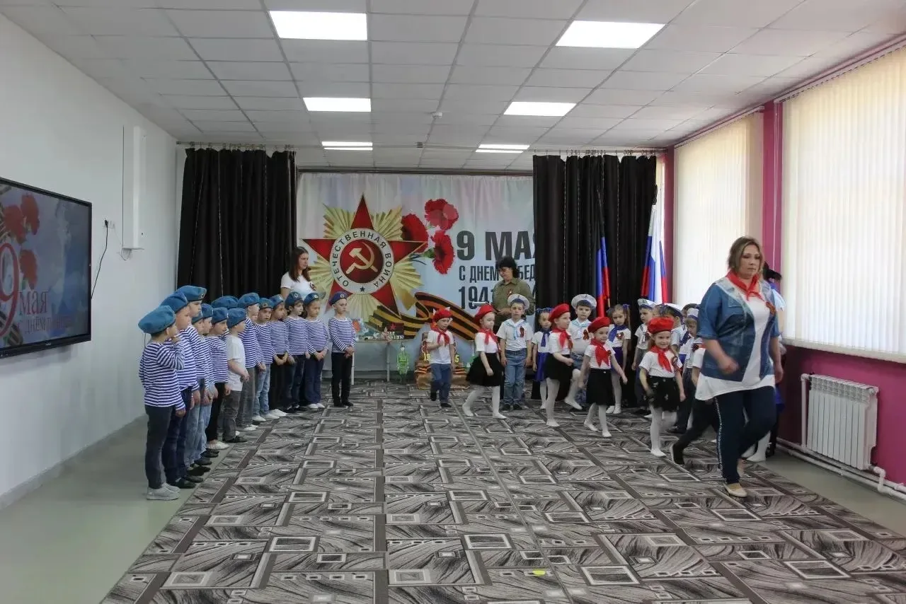 Юные патриоты: в «Красной шапочке» прошел Парад дошколят Юные патриоты: в «Красной шапочке» прошел Парад дошколят
