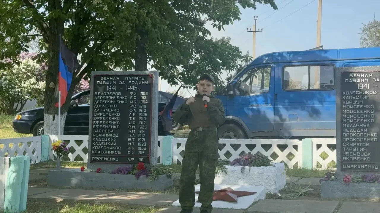 9 мая, посёлок Николаевка наполнился песнями и тёплыми эмоциями: в праздновании Дня Победы приняли участие сотрудники городского Дворца культуры! 9 мая, посёлок Николаевка наполнился песнями и тёплыми эмоциями: в праздновании Дня Победы приняли участие сотрудники городского Дворца культуры!