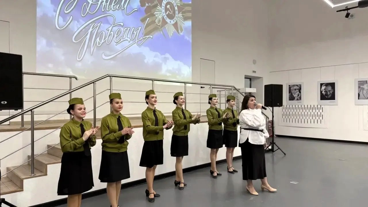 Ветераны-адресаты филиала фонда «Защитники Отечества» посетили праздничный концерт в Донецке Ветераны-адресаты филиала фонда «Защитники Отечества» посетили праздничный концерт в Донецке