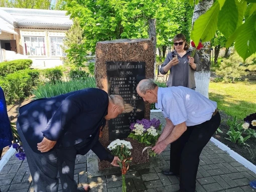 Азовское помнит: торжественное мероприятие в честь 81-й годовщины Победы Азовское помнит: торжественное мероприятие в честь 81-й годовщины Победы