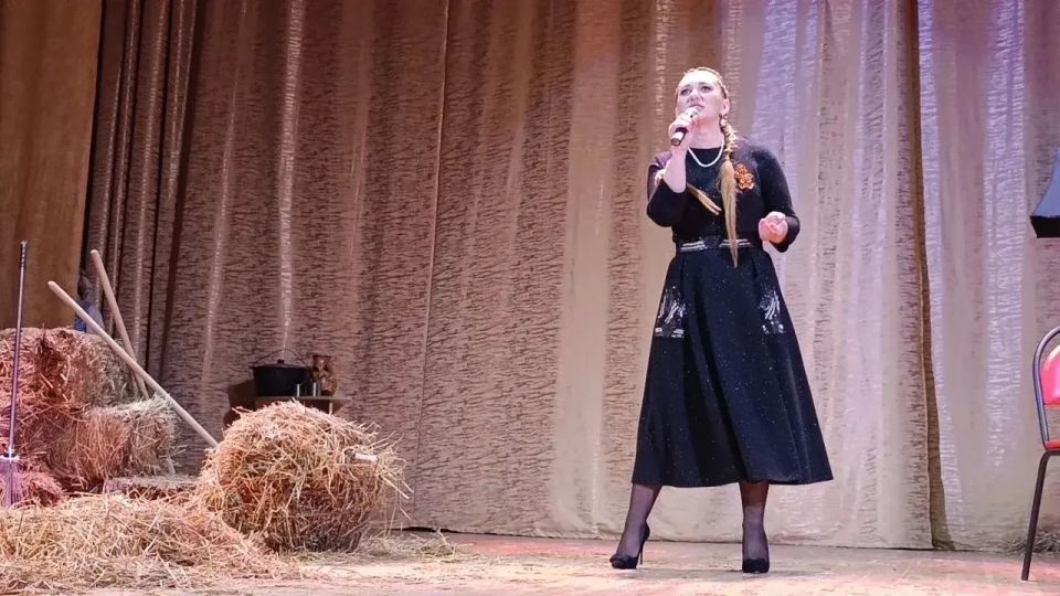 В рамках партийного проекта «Историческая память» в Урзуфском сельском доме культуры состоялся спектакль, посвященный Дню Победы, по пьесе Эвелины Пиженко «Бабья доля» В рамках партийного проекта «Историческая память» в Урзуфском сельском доме культуры состоялся спектакль, посвященный Дню Победы, по пьесе Эвелины Пиженко «Бабья доля»