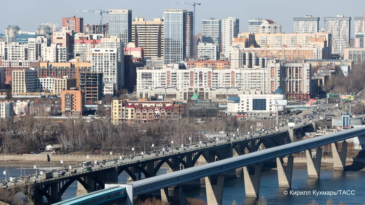 Капремонт Октябрьского моста в Новосибирске планируется завершить в 2027-2030 гг., стоимость всех работ оценивается в 1,5 млрд рублей, сообщили ТАСС в мэрии