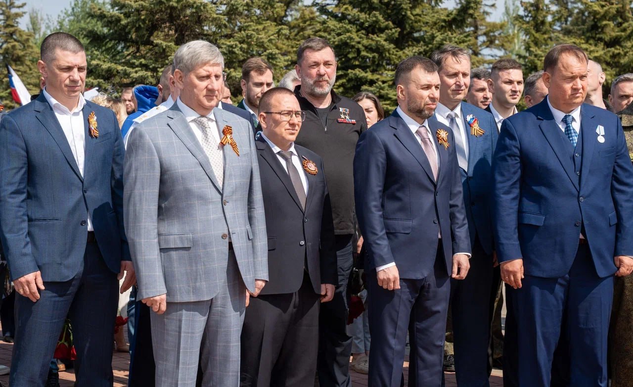 Андрей Крамар: Еще немного фотографий с церемонии, которая прошла на Саур-Могиле Андрей Крамар: Еще немного фотографий с церемонии, которая прошла на Саур-Могиле