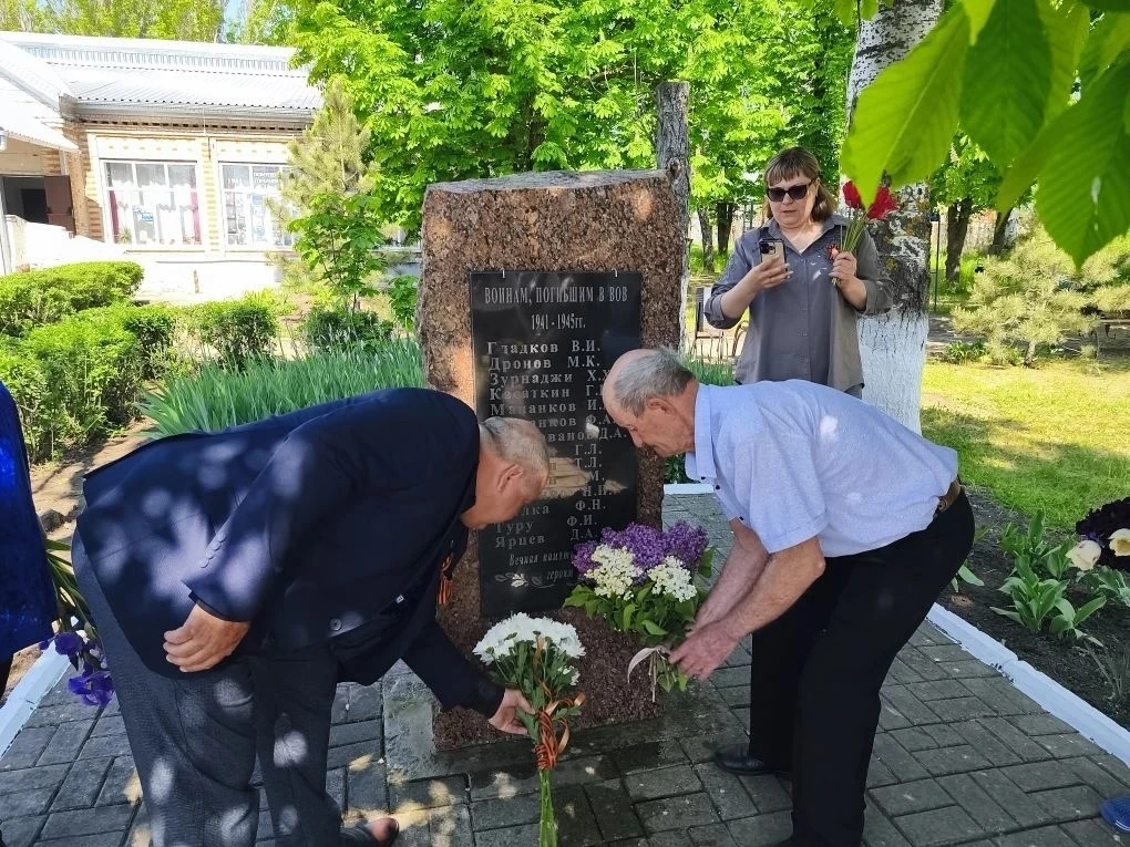 Азовское помнит: торжественное мероприятие в честь 81-й годовщины Победы Азовское помнит: торжественное мероприятие в честь 81-й годовщины Победы