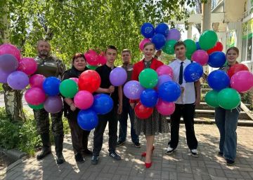 Иван Адамец: С Республикой в сердце и шарами в руках: поздравления от Дворцов культуры!