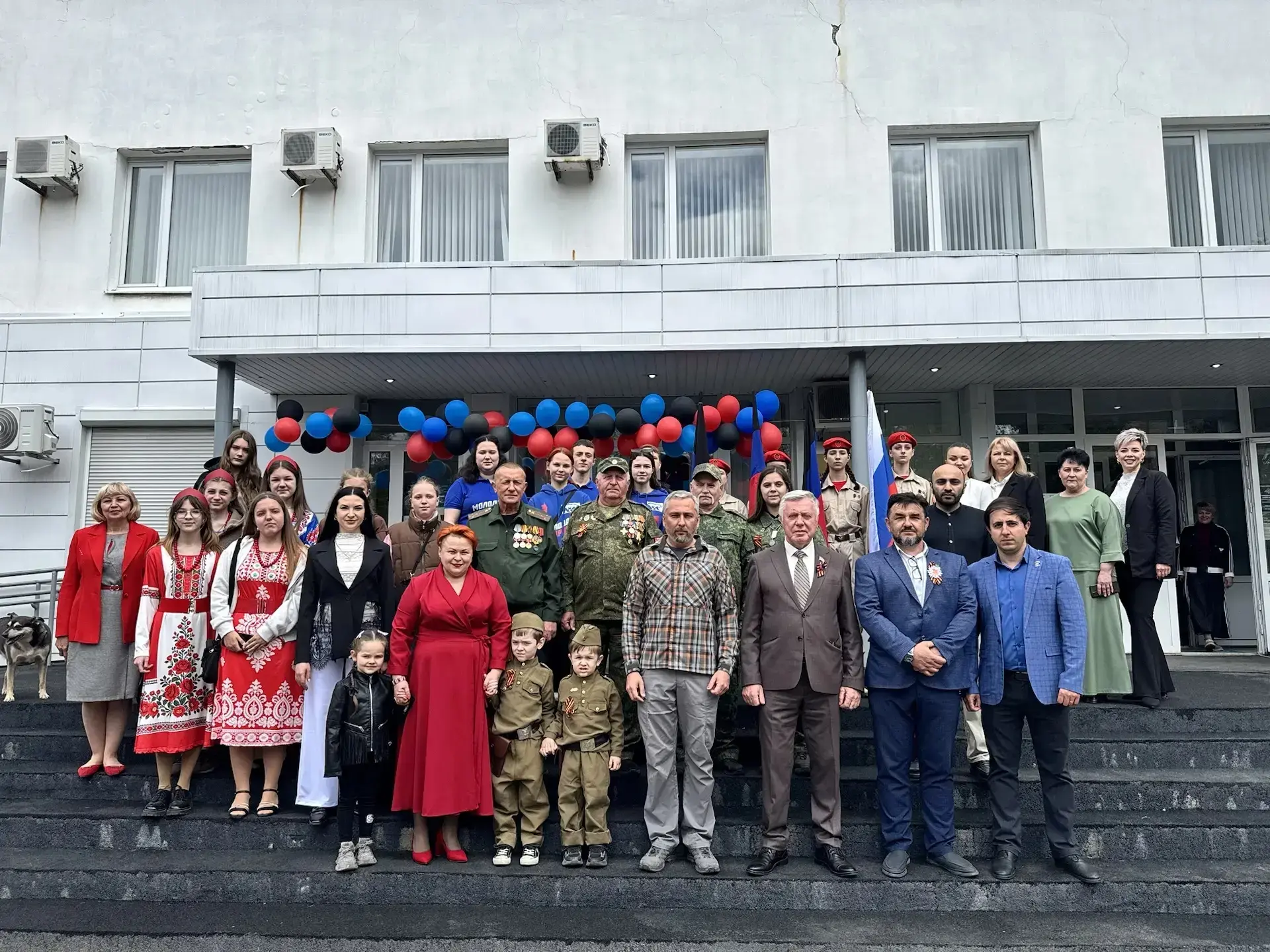 В Ждановке состоялся концерт ко Дню Донецкой Народной Республики В Ждановке состоялся концерт ко Дню Донецкой Народной Республики
