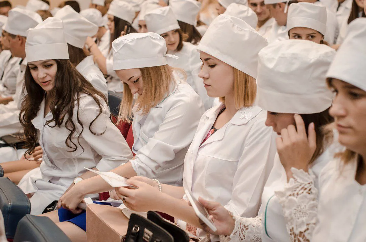 Уважаемые коллеги, дорогие наши медицинские сёстры! Уважаемые коллеги, дорогие наши медицинские сёстры!