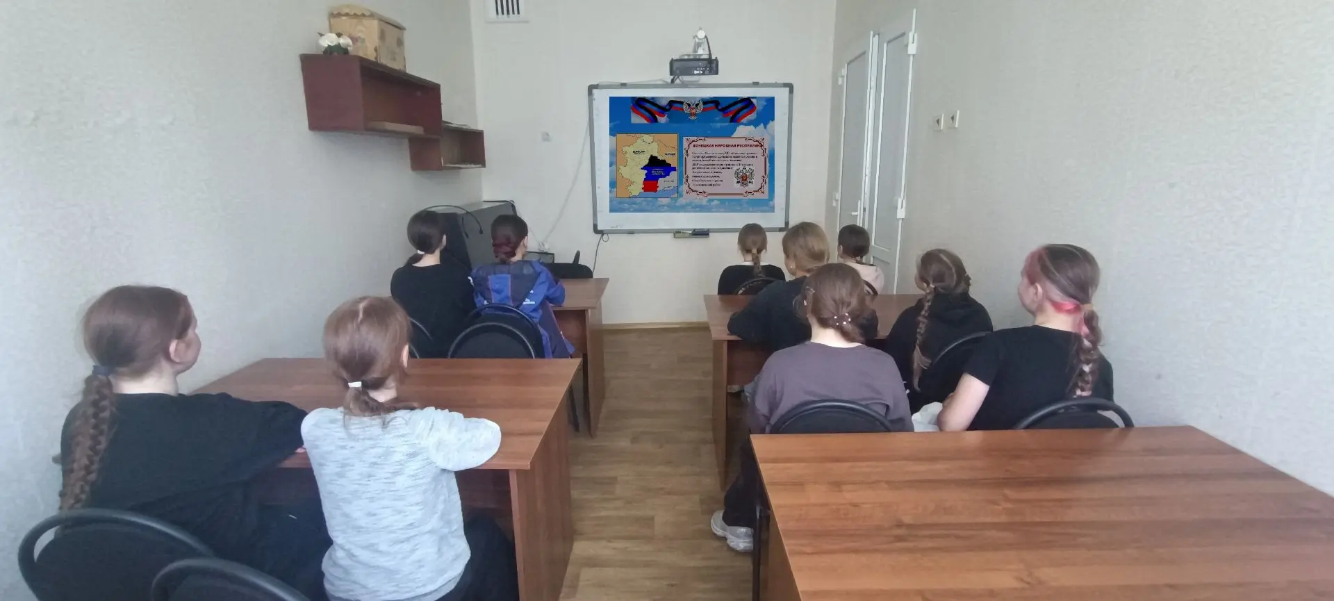 Снежнянцы отметили День Республики серией патриотических мероприятий Снежнянцы отметили День Республики серией патриотических мероприятий