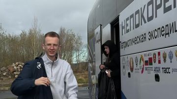 Александр Волошин: #КОДНЕПОКОРЁННЫХ2026. Сегодня — очередной день нашей масштабной российско-белорусской патриотической экспедиции! Участники держат путь в Республику Карелию, город Петрозаводск