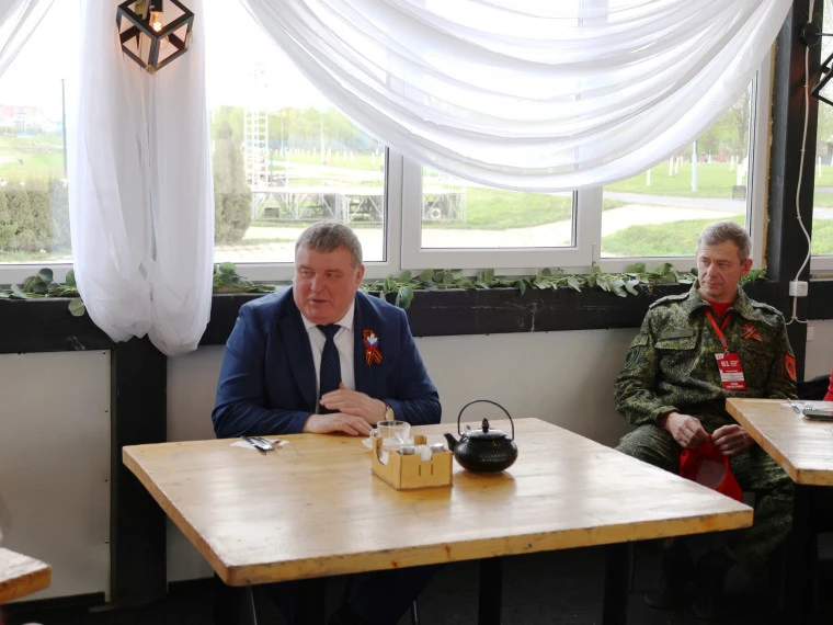 Илья Беспалов встретился в Туле с детьми из Горловки Илья Беспалов встретился в Туле с детьми из Горловки