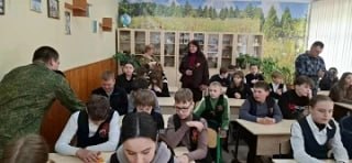 Сегодня к ученикам ГБОУ «Гимназия № 92 г. о. Донецк» в гости пришли и провели урок защитники Отечества - бойцы 90-й Гвардейской танковой дивизии 6-го Гвардейского танкового полка: лейтенант Лукшин Тимофей Андреевич и старший... Сегодня к ученикам ГБОУ «Гимназия № 92 г. о. Донецк» в гости пришли и провели урок защитники Отечества - бойцы 90-й Гвардейской танковой дивизии 6-го Гвардейского танкового полка: лейтенант Лукшин Тимофей Андреевич и старший...