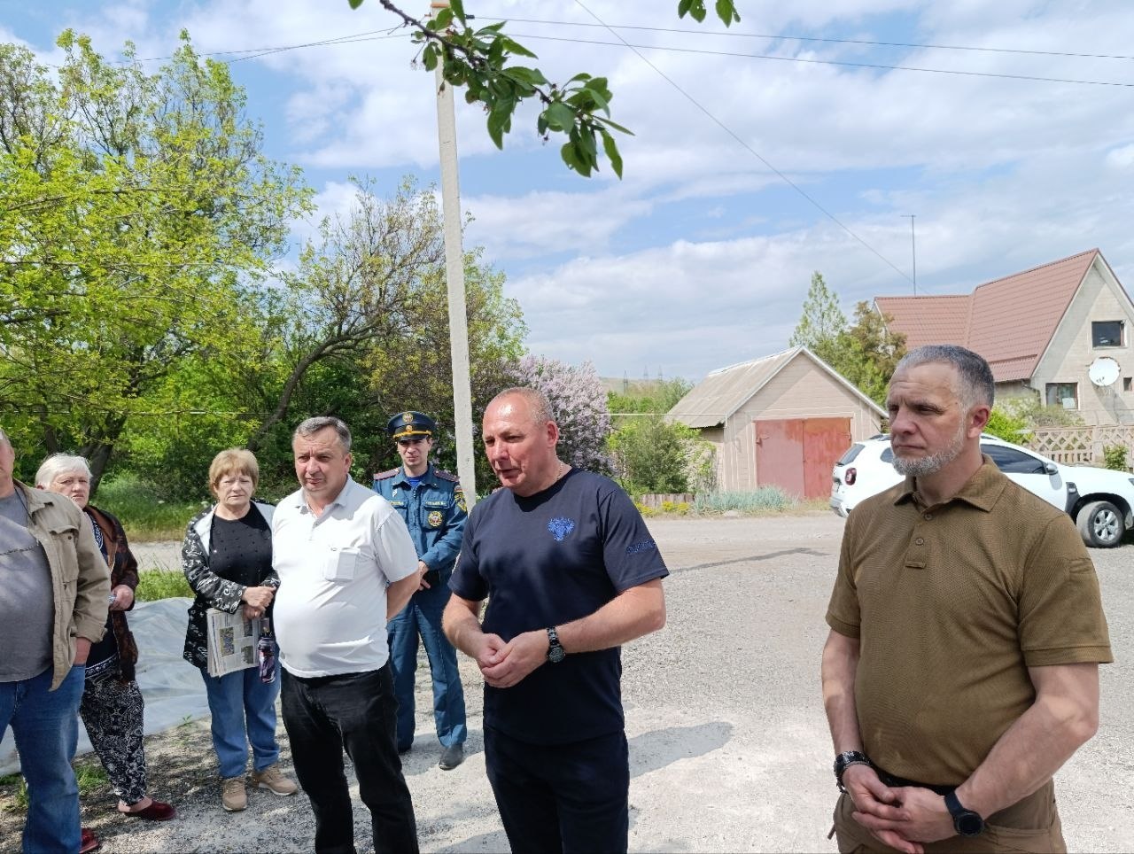 Михаил Меренков: Совместно с депутатом Донецкого городского совета Донецкой Народной Республики Николаем Тимченко в рамках реализации проекта «Управдом ДНР» провел встречу c жителями района Михаил Меренков: Совместно с депутатом Донецкого городского совета Донецкой Народной Республики Николаем Тимченко в рамках реализации проекта «Управдом ДНР» провел встречу c жителями района