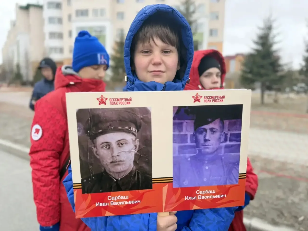 Юные спортсмены из Волновахи прошли в Бессмертном полку вместе с салехардцами Юные спортсмены из Волновахи прошли в Бессмертном полку вместе с салехардцами