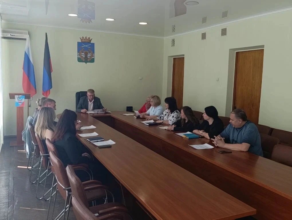 Сегодня провел очередное заседание межведомственной рабочей группы по вопросам охраны здоровья граждан.Для оперативного решения вопросов в сфере здравоохранения по поручению Главы Донецкой Народной Республики Дениса...