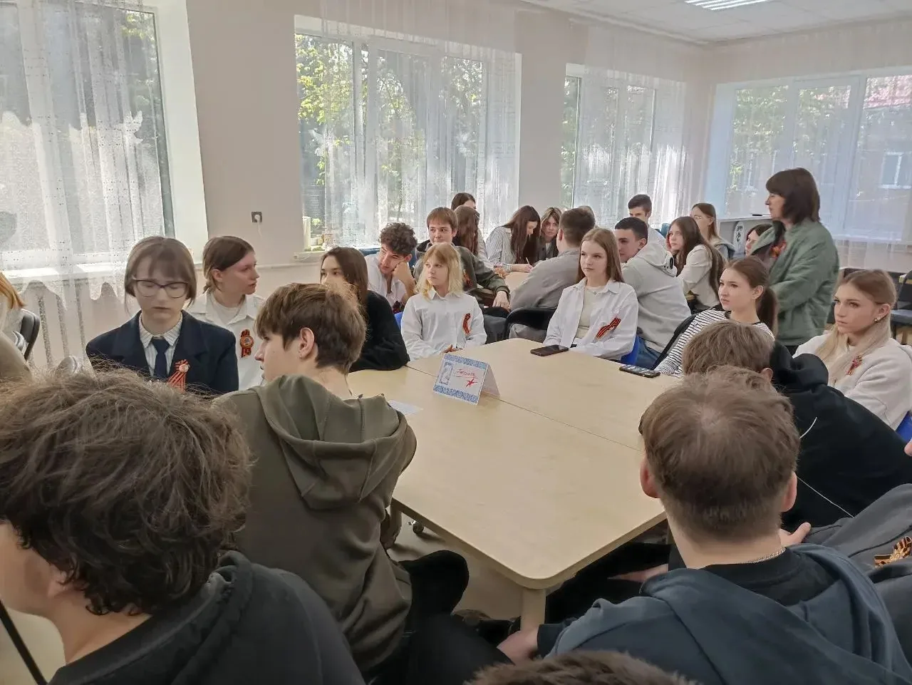 13 мая в рамках культурно-просветительской акции «Русская весна» в городской модельной библиотеке для учащихся ГБОУ «СШ №1 г.о. Харцызск» состоялся квиз «Донбасс 13 мая в рамках культурно-просветительской акции «Русская весна» в городской модельной библиотеке для учащихся ГБОУ «СШ №1 г.о. Харцызск» состоялся квиз «Донбасс