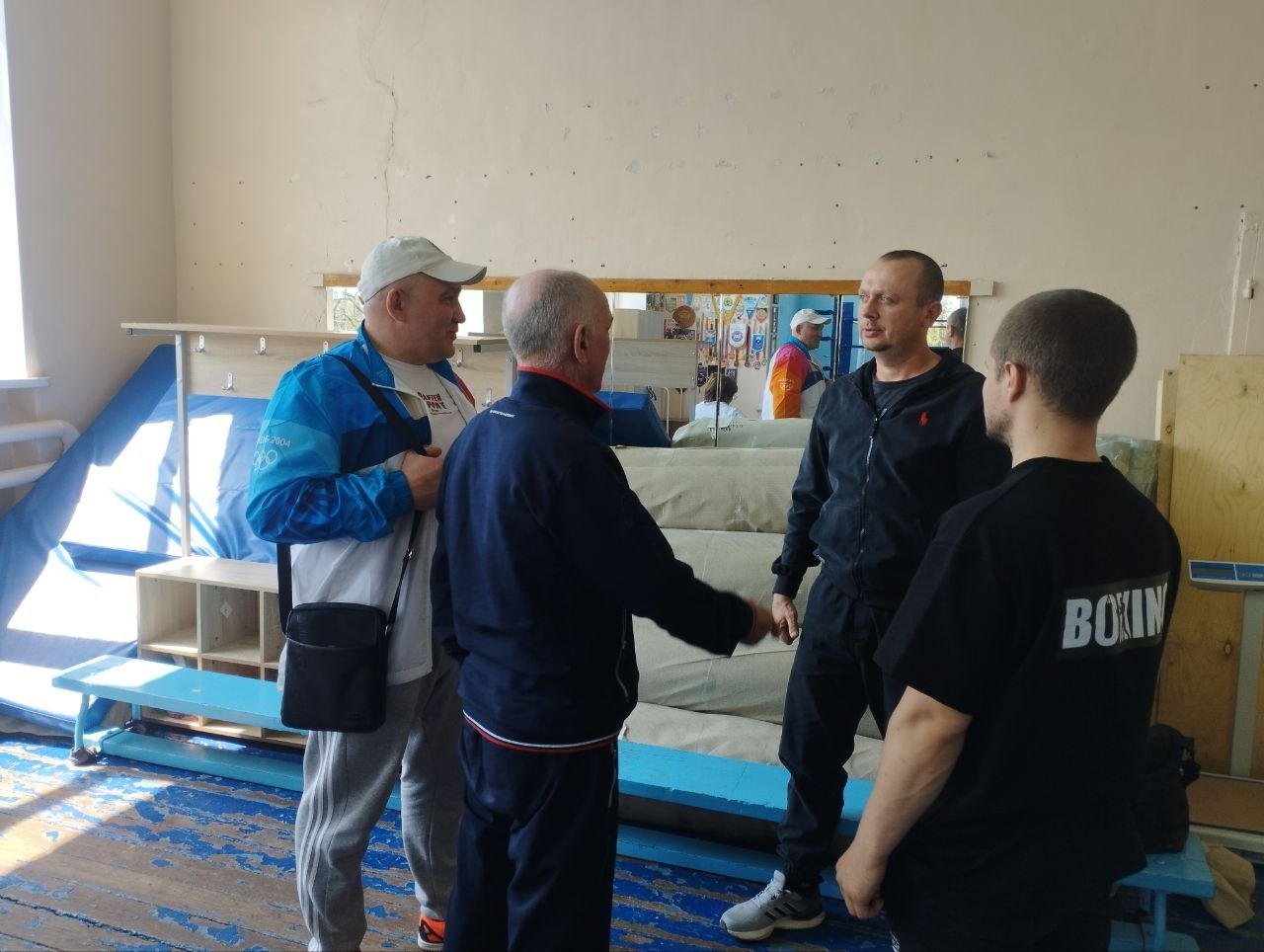 Провел встречу с населением Провел встречу с населением