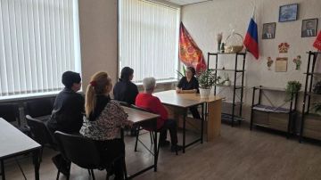 Член Общественного совета Тельмановского муниципального округа провела встречу с трудовым коллективом Гранитненского сельского клуба
