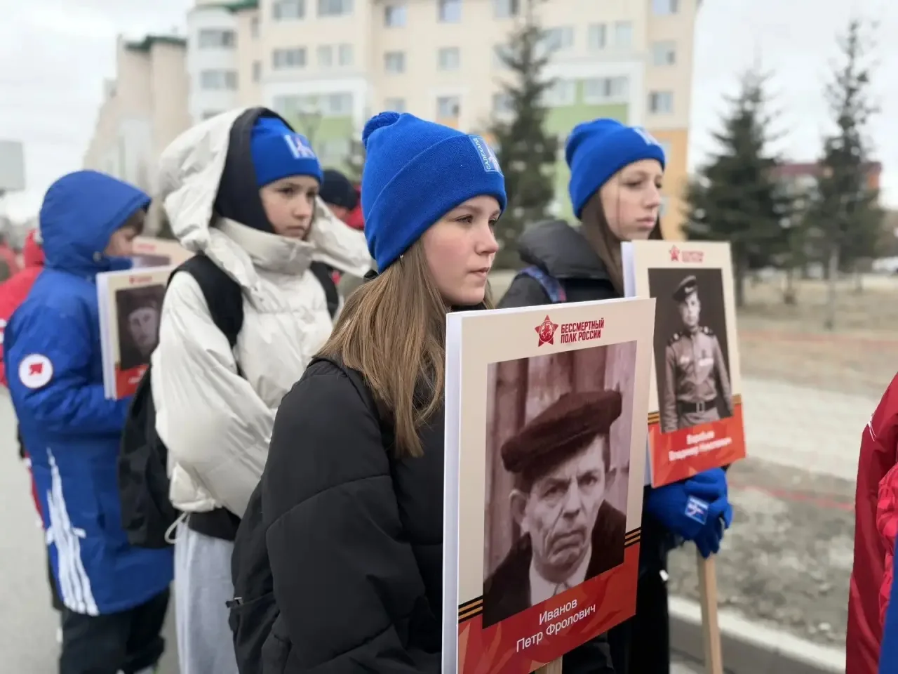 Юные спортсмены из Волновахи прошли в Бессмертном полку вместе с салехардцами Юные спортсмены из Волновахи прошли в Бессмертном полку вместе с салехардцами