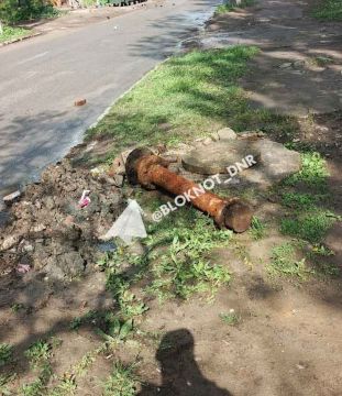 В Енакиево «Вода Донбасса» отремонтировала водопровод и бросила старую трубу возле школы №38