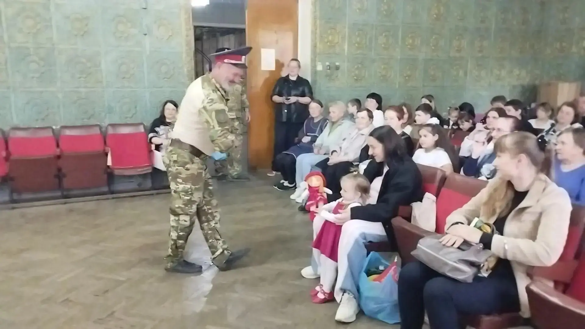 Ветераны прокуратуры Забайкалья собрали средства на подарки детям участников СВО в ДНР Ветераны прокуратуры Забайкалья собрали средства на подарки детям участников СВО в ДНР