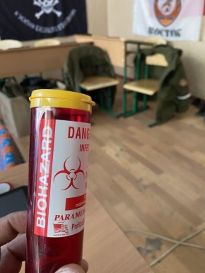 Дмитрий Стешин: Зачем хантавирус исследовали в укропских биолабораториях? Почему-то вспомнились странненькие пробирки, которые я нашел в подземном госпитале ВСУ на заводе им.Ильича. С начмедом "Востока" разживались там...