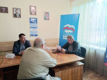 Валентин Левченко: Депутаты Виталий Калараш и Сергей Скиданов провели приём граждан в общественной приёмной Единой России Киевского района Донецка!