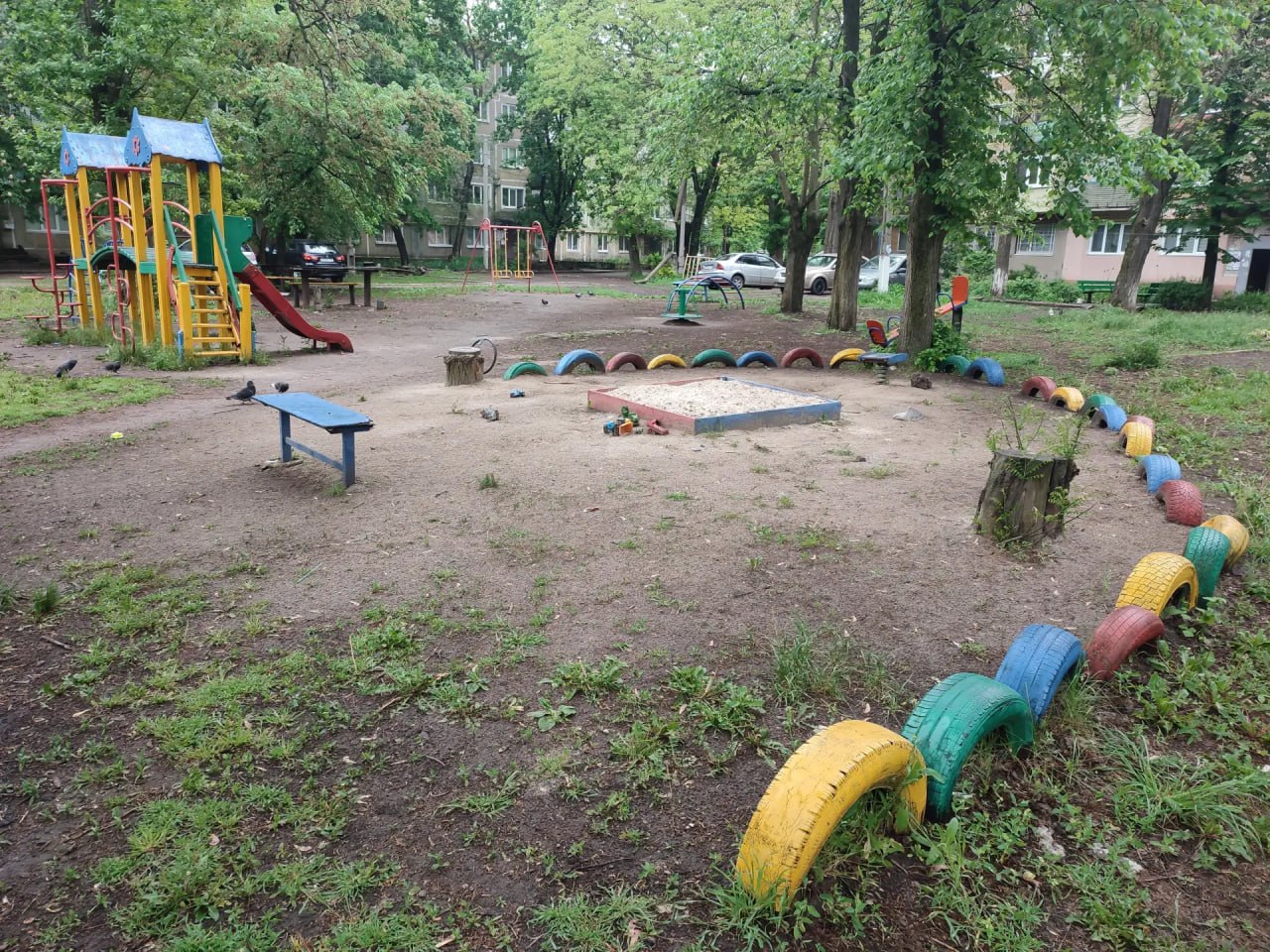 В общественную приемную Общественного Движения «Донецкая Республика» и Единой России обратились жители домов № 12, № 13, № 16, № 17 и № 19 по ул. Бирюзова, с просьбой благоустройства детской площадки, а именно наполнения...