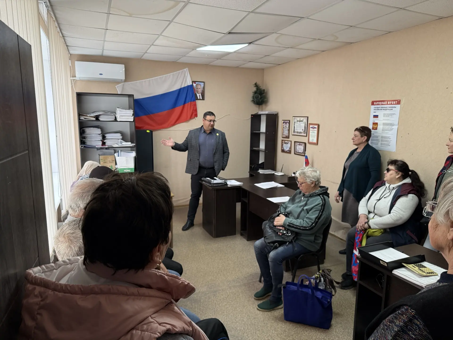 Первый заместитель Главы Администрации, Владимир Топузов, провел встречу с жителями села Ильичевское