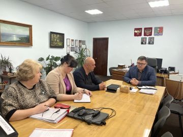 Сегодня, 14 мая 2026 года, Глава Новоазовского муниципального округа Василий Овчаров провел оперативное совещание по рабочим вопросам с участием заместителей Главы и руководителей структурных подразделений Администрации...
